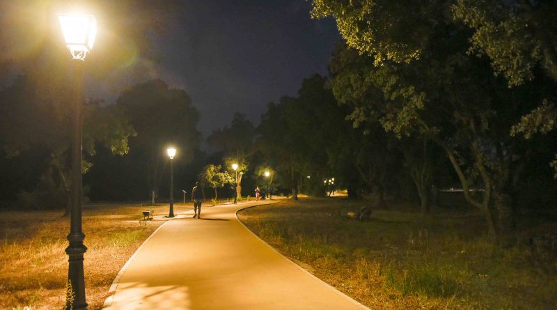 Luminarias tipo LED para sustituir la ilumnación en el Paseo del Arroyo de la Fresneda