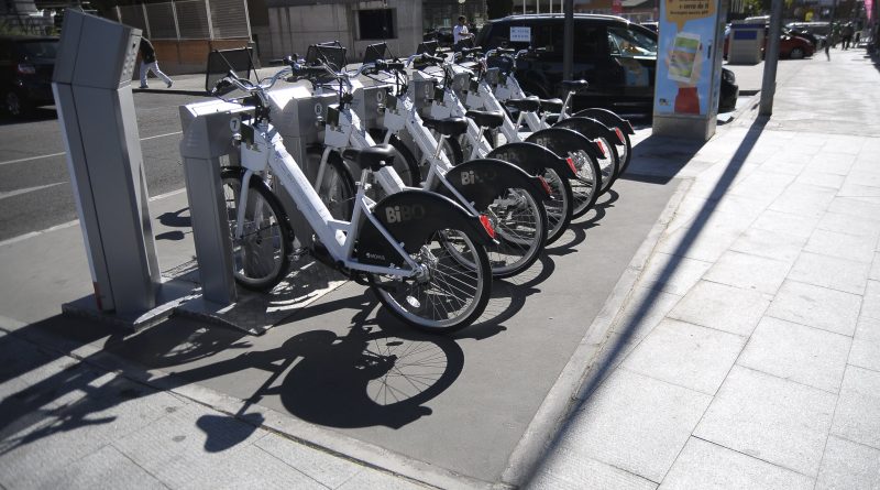 El Ayuntamiento recuerda las sanciones por el mal uso de las bicicletas eléctricas de alquiler