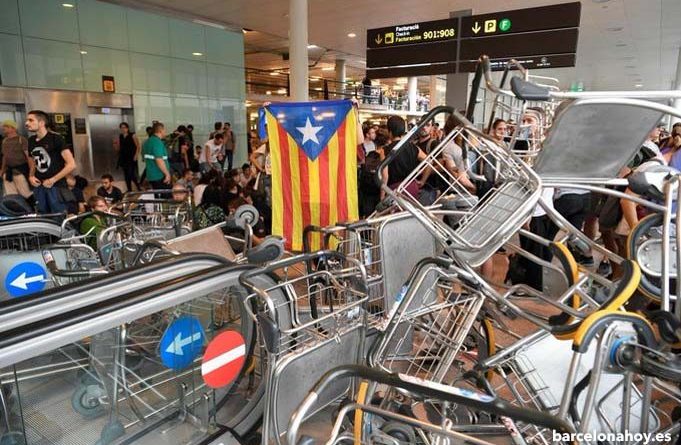 Teleboadilla. Manifestaciones en el aeropuerto de El Prat de Barcelona