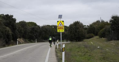 Teleboadilla. Boadilla instala un sistema pionero de detección de ciclistas en zonas de escasa visibilidad de la M-516