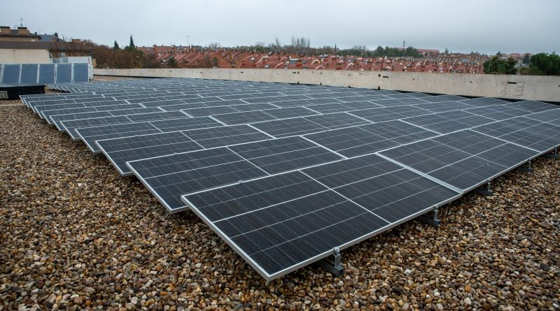 Placas fotovoltaicas en edificios municipales de Boadilla