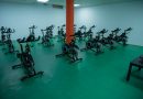 La sala indoor de la piscina cubierta incorpora 15 bicicletas con display