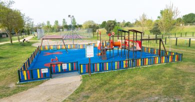 Renovación del caucho en varios parques para mejorar seguridad y aspecto