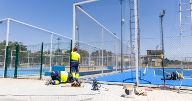 Renovada una de las pistas de tenis del Complejo Deportivo Ángel Nieto
